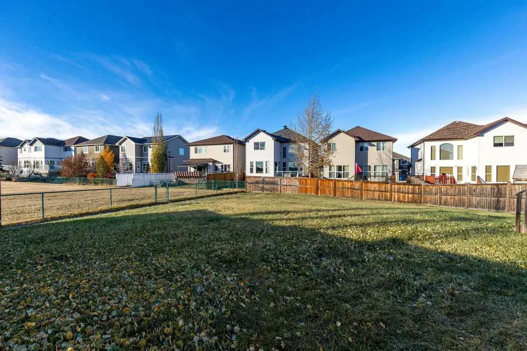 38 Everhollow Green SW Calgary AB T2Y0H4