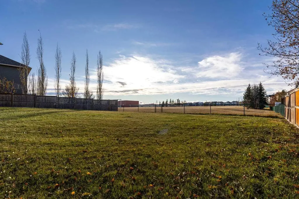 38 Everhollow Green SW Calgary AB T2Y0H4