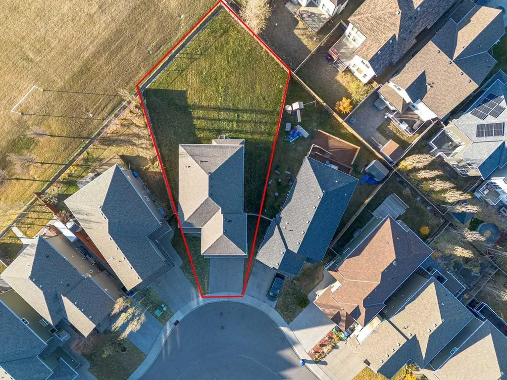 38 Everhollow Green SW Calgary AB T2Y0H4