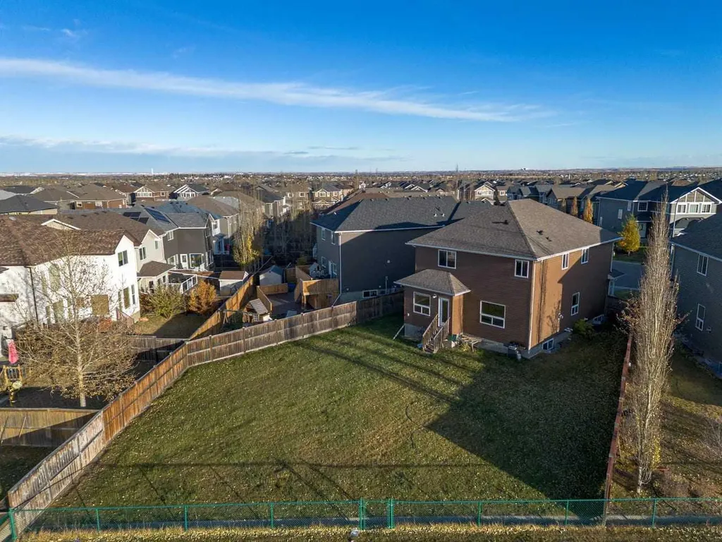 38 Everhollow Green SW Calgary AB T2Y0H4