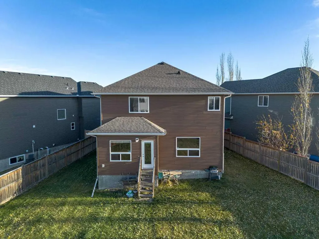 38 Everhollow Green SW Calgary AB T2Y0H4