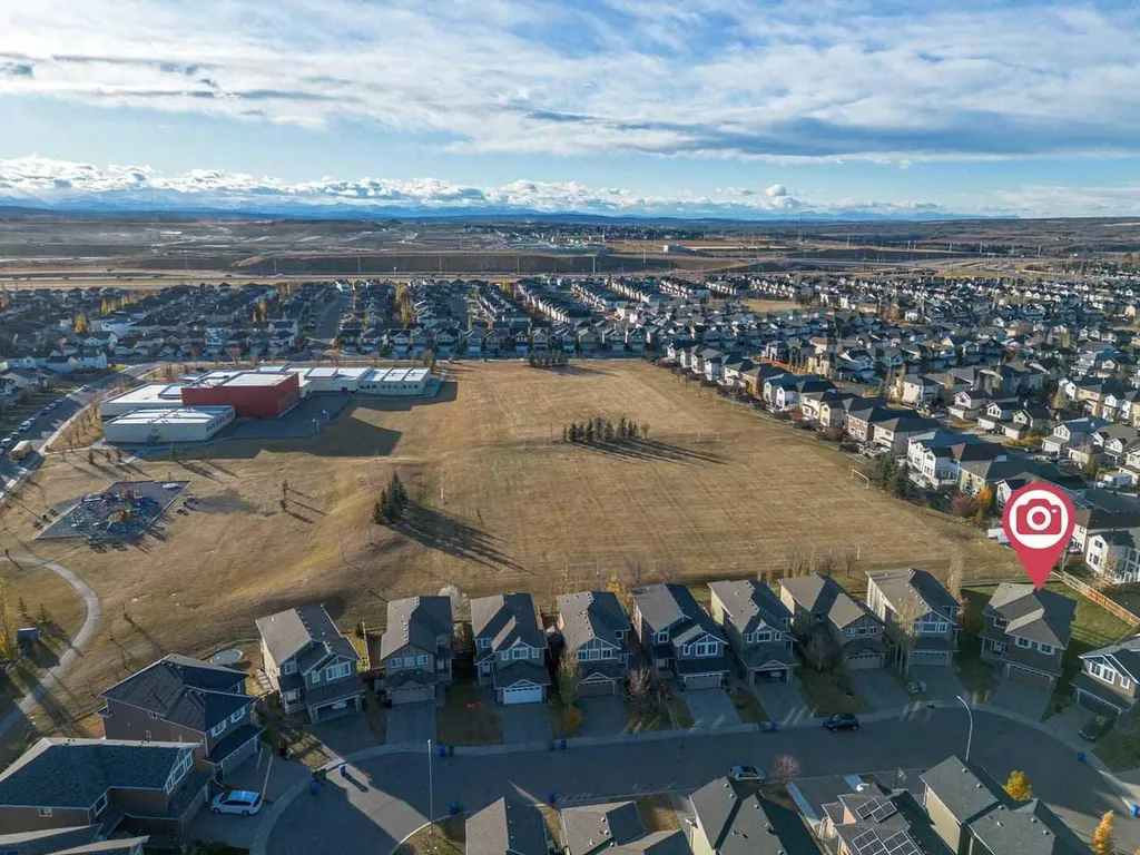 38 Everhollow Green SW Calgary AB T2Y0H4