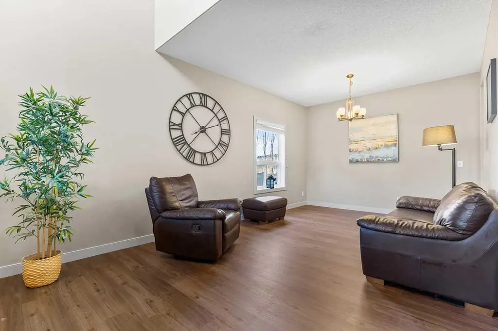 38 Everhollow Green SW Calgary AB T2Y0H4