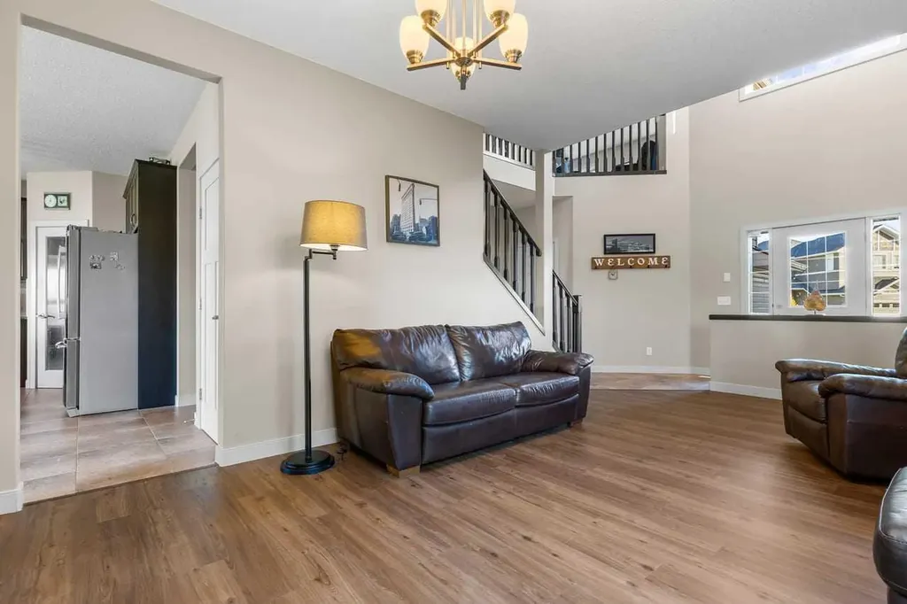 38 Everhollow Green SW Calgary AB T2Y0H4