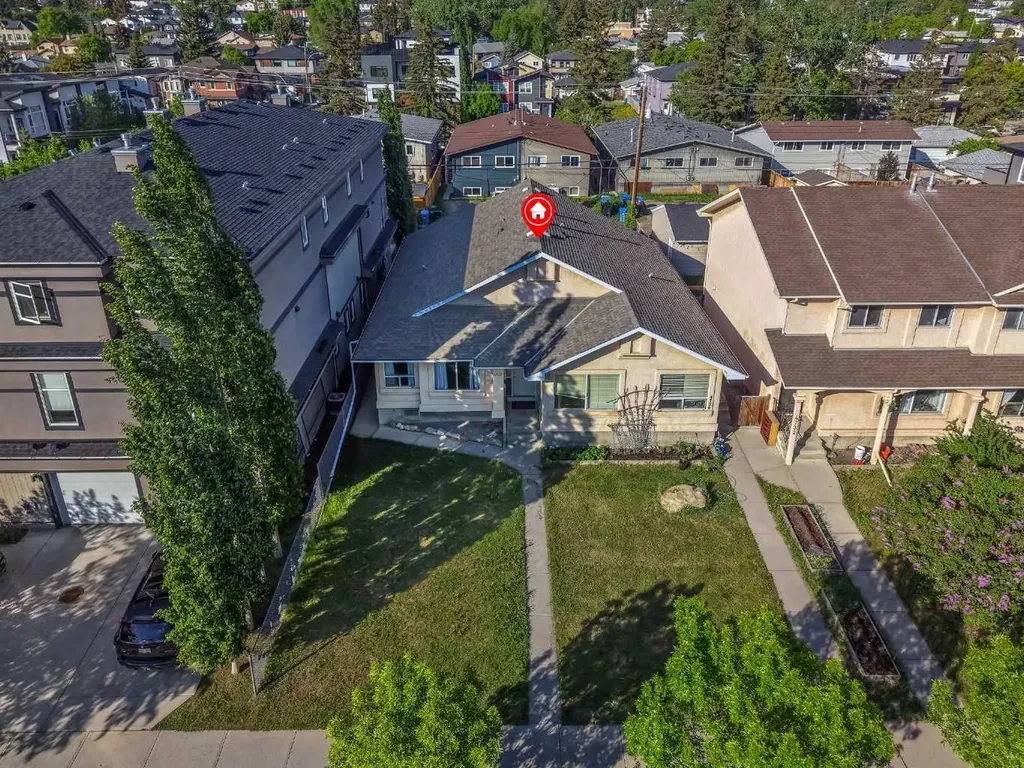 4736 17 Avenue NW Calgary AB T3B 0P5