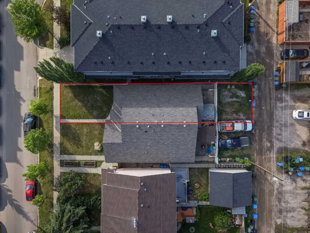 4736 17 Avenue NW Calgary AB T3B 0P5