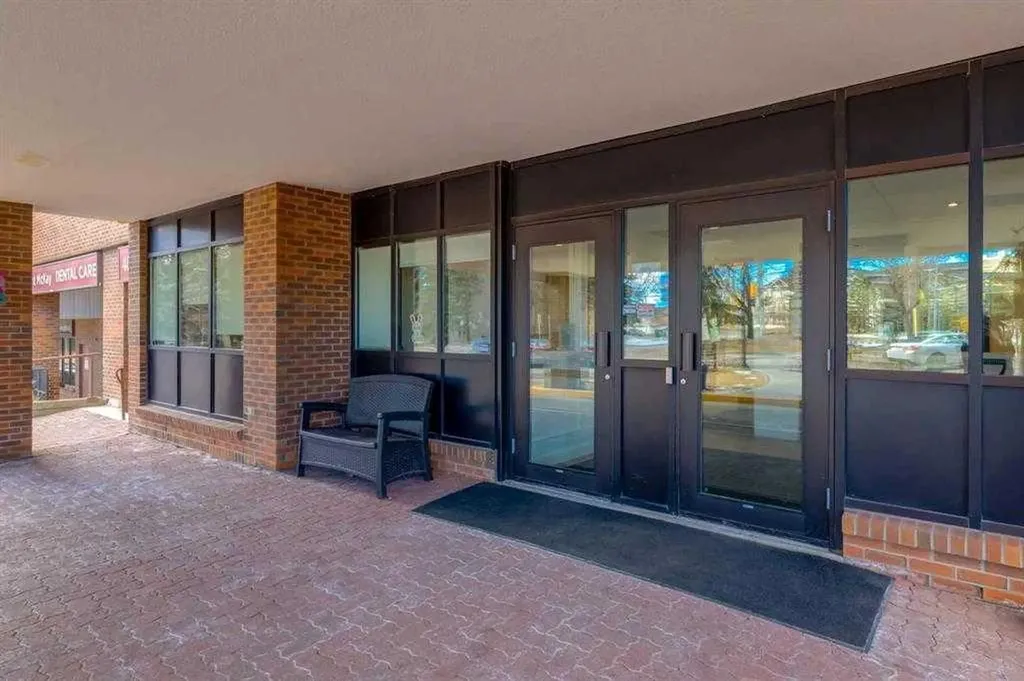 145 Point Drive NW Calgary AB T3B 4W1