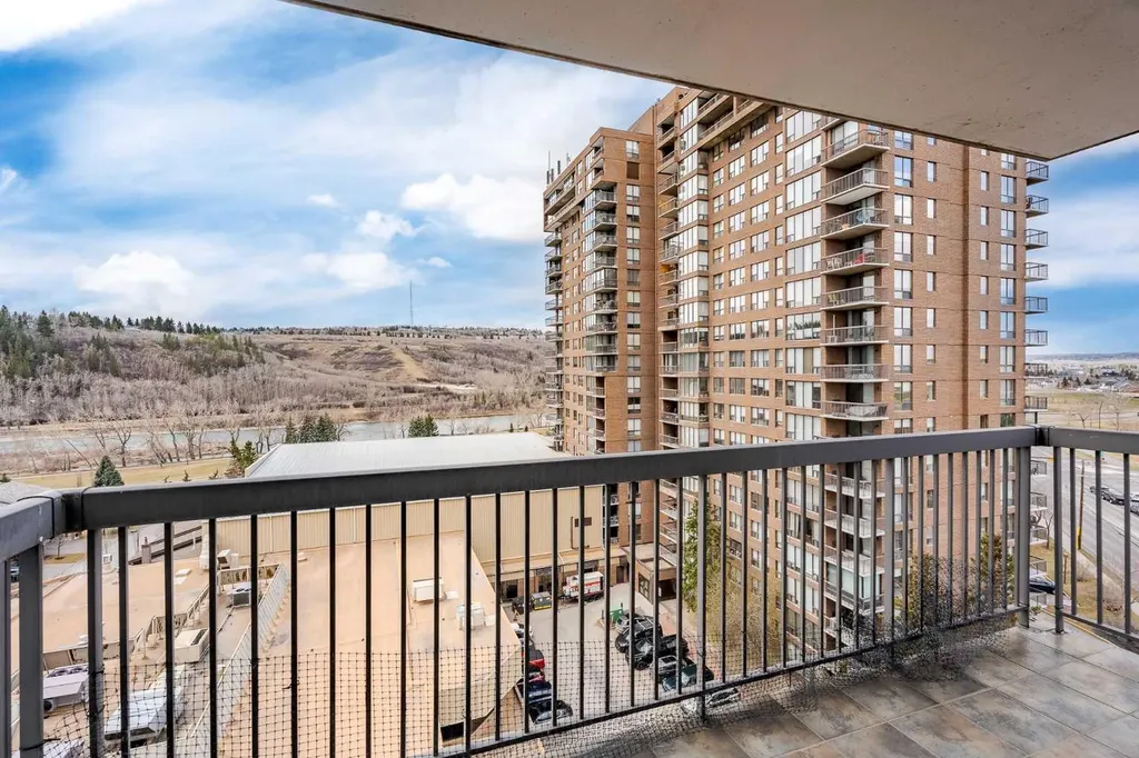 145 Point Drive NW Calgary AB T3B 4W1