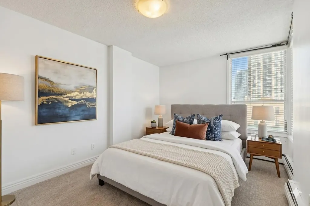 1123 13 Avenue SW Calgary AB T2R 0L7