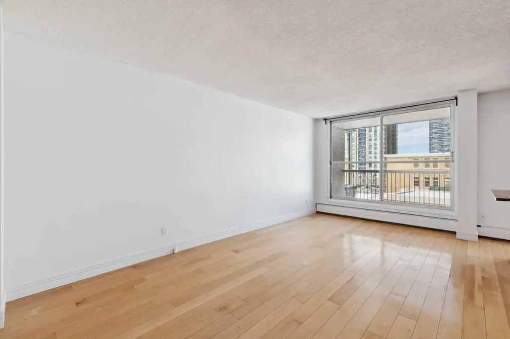 1123 13 Avenue SW Calgary AB T2R 0L7