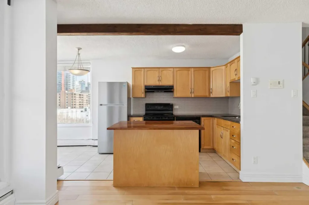 1123 13 Avenue SW Calgary AB T2R 0L7