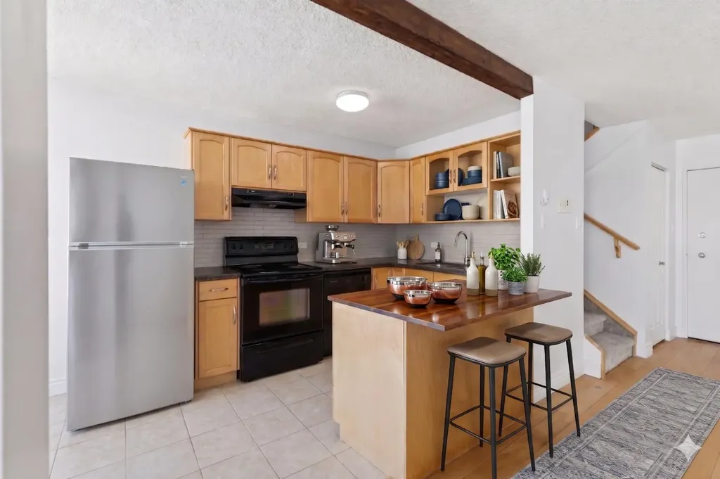 1123 13 Avenue SW Calgary AB T2R 0L7