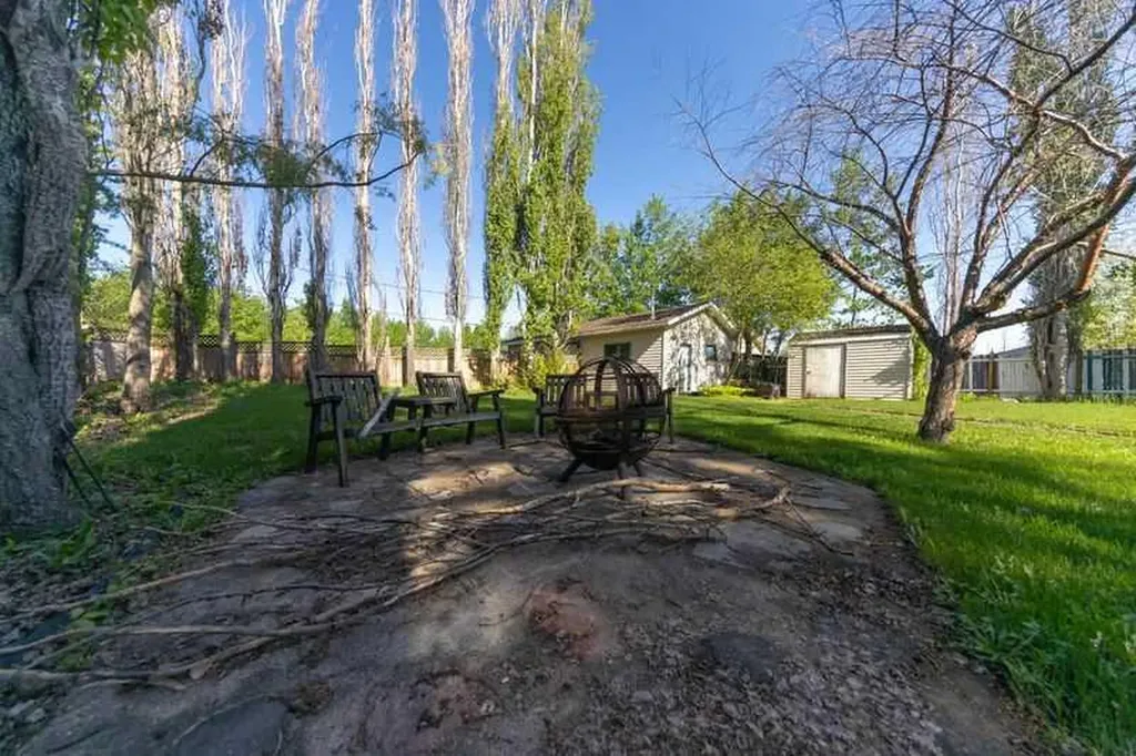 19 3rd Street West St. Walburg SK S0M2T0
