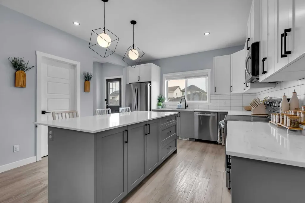 228 Hillcrest Road SW Airdrie AB T4B 4J8