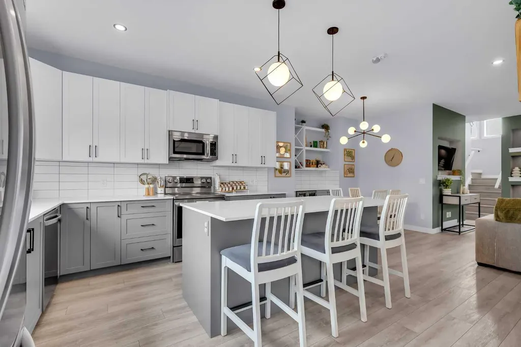 228 Hillcrest Road SW Airdrie AB T4B 4J8
