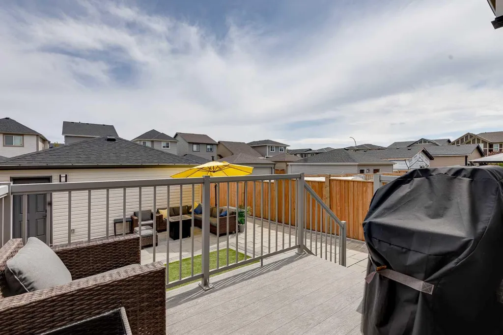 228 Hillcrest Road SW Airdrie AB T4B 4J8