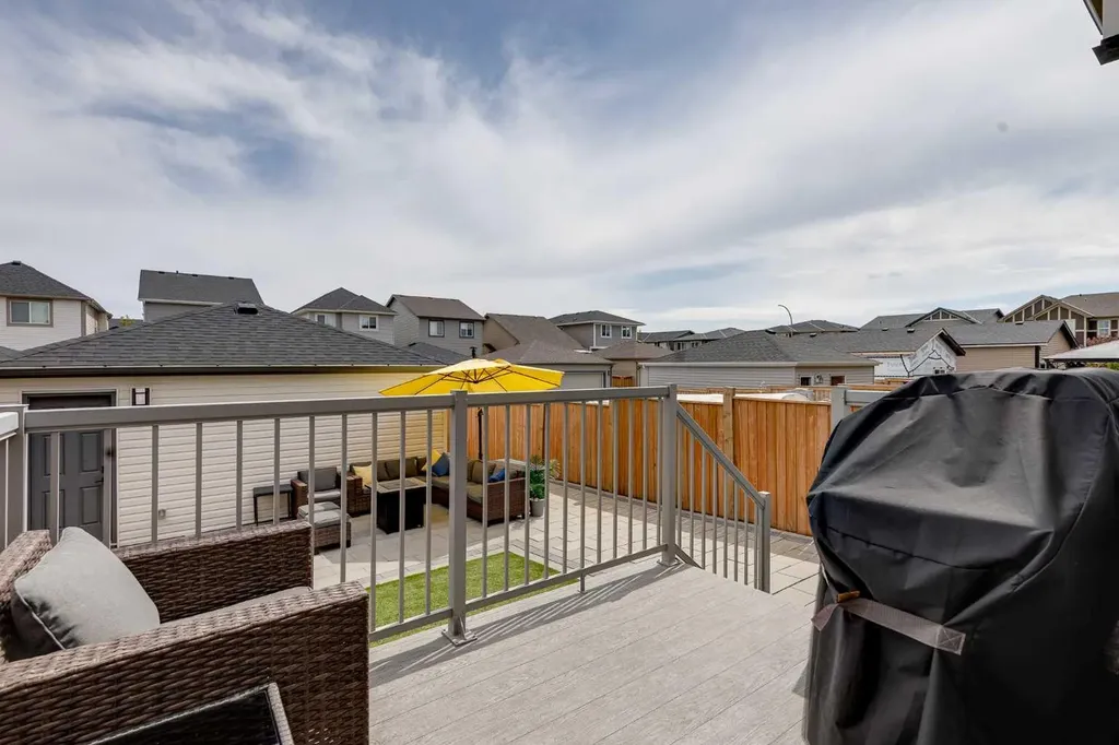 228 Hillcrest Road SW Airdrie AB T4B 4J8