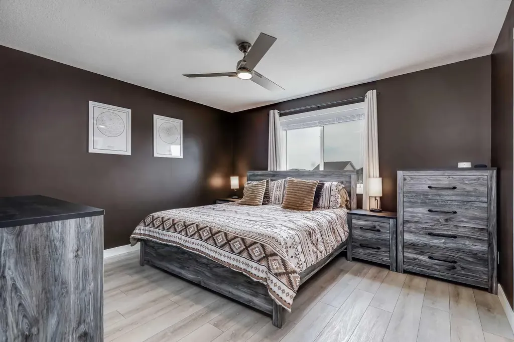 228 Hillcrest Road SW Airdrie AB T4B 4J8