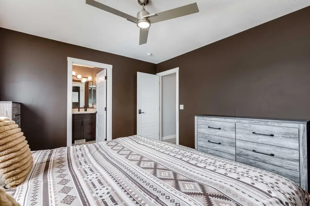228 Hillcrest Road SW Airdrie AB T4B 4J8