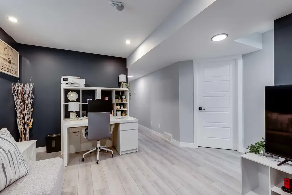 228 Hillcrest Road SW Airdrie AB T4B 4J8
