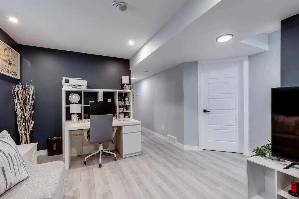 228 Hillcrest Road SW Airdrie AB T4B 4J8