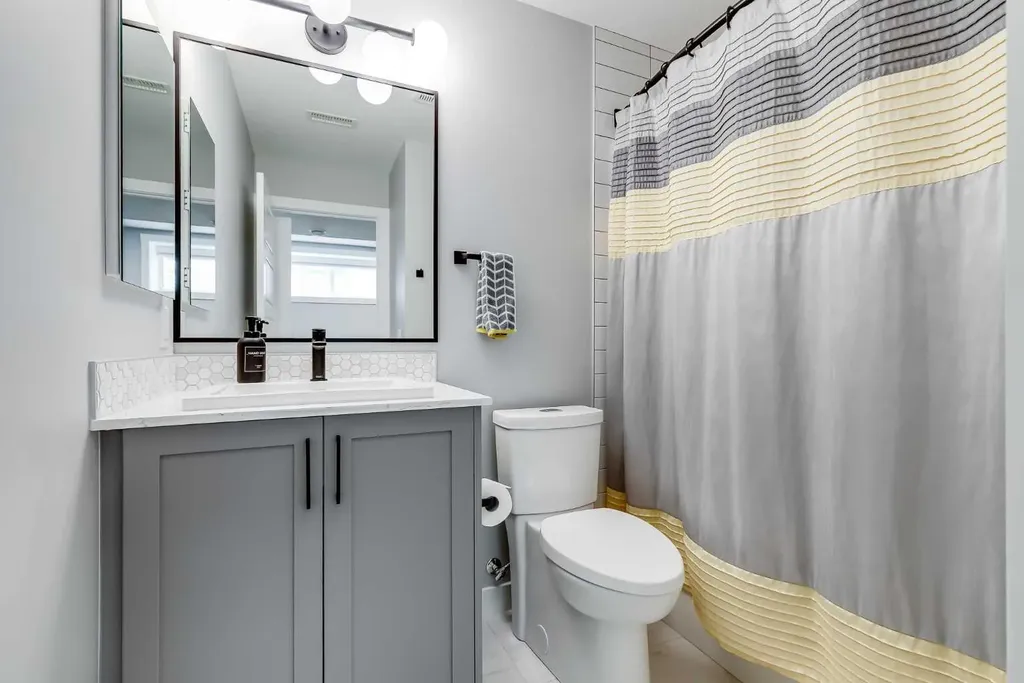 228 Hillcrest Road SW Airdrie AB T4B 4J8