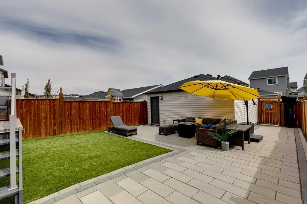 228 Hillcrest Road SW Airdrie AB T4B 4J8