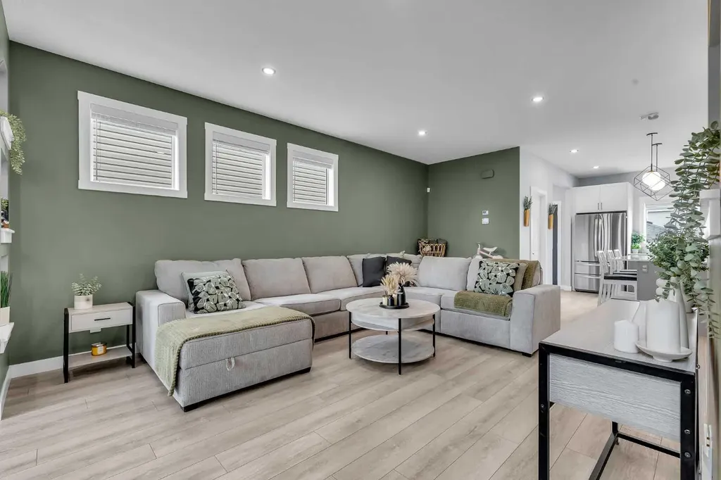228 Hillcrest Road SW Airdrie AB T4B 4J8