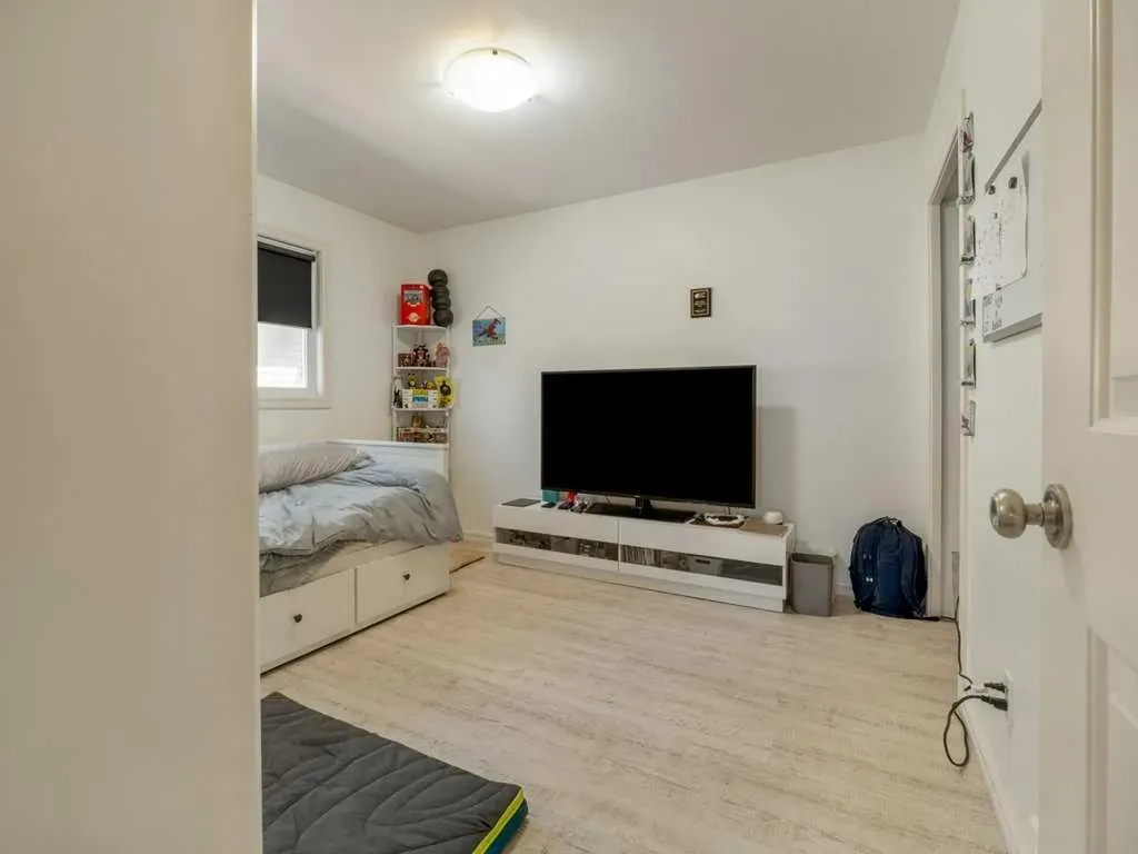 202 Mt Sundance Crescent W Lethbridge AB T1J 0T6