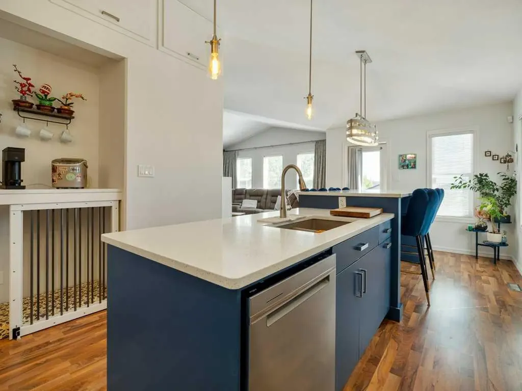 202 Mt Sundance Crescent W Lethbridge AB T1J 0T6