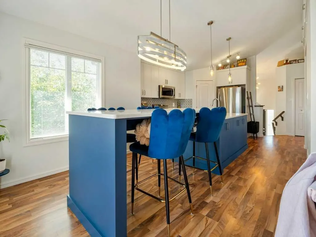 202 Mt Sundance Crescent W Lethbridge AB T1J 0T6