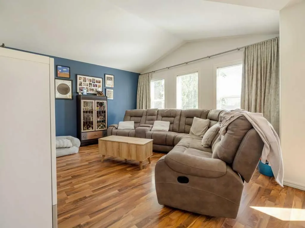 202 Mt Sundance Crescent W Lethbridge AB T1J 0T6