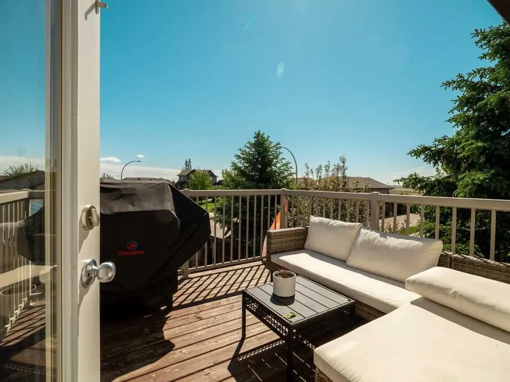 202 Mt Sundance Crescent W Lethbridge AB T1J 0T6