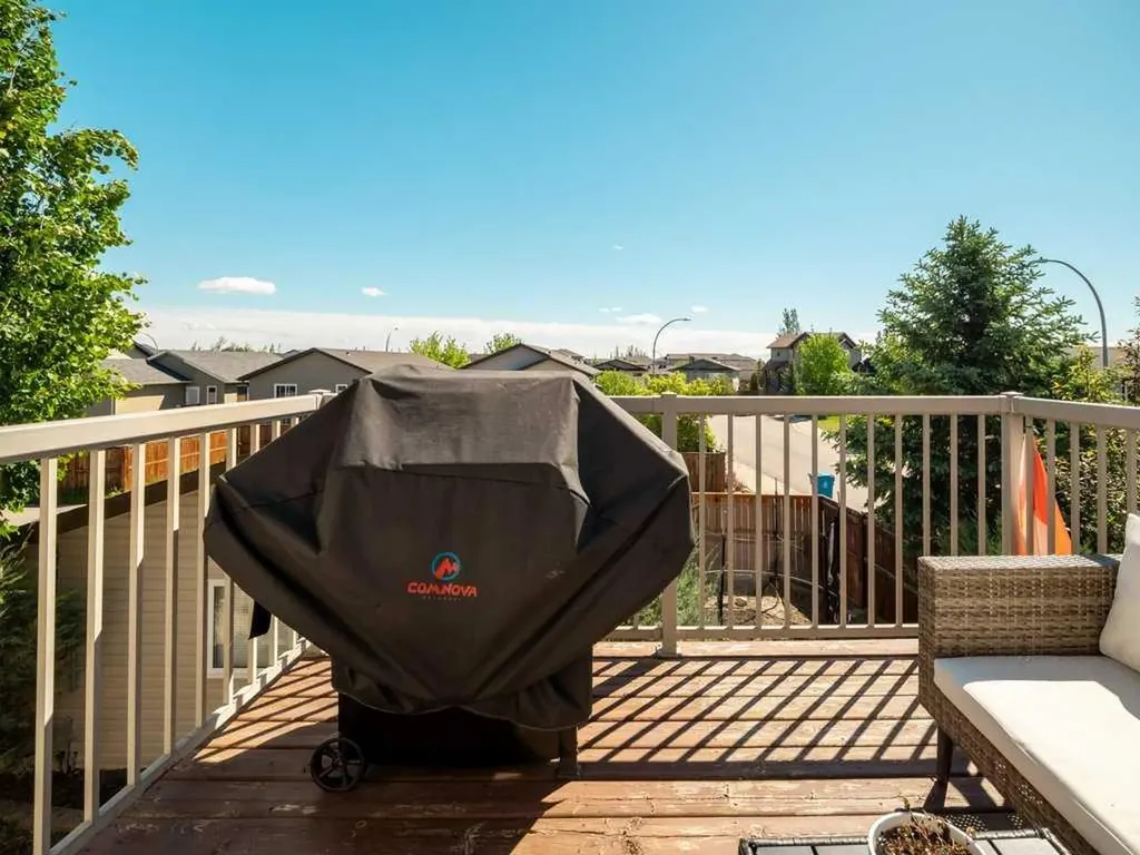 202 Mt Sundance Crescent W Lethbridge AB T1J 0T6