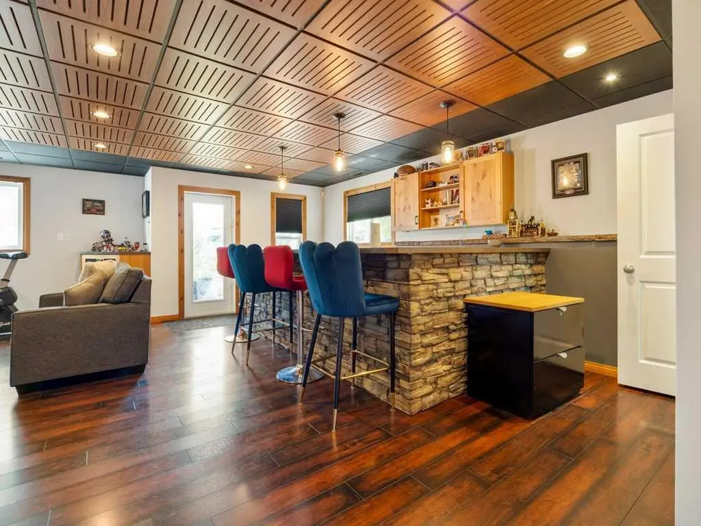 202 Mt Sundance Crescent W Lethbridge AB T1J 0T6
