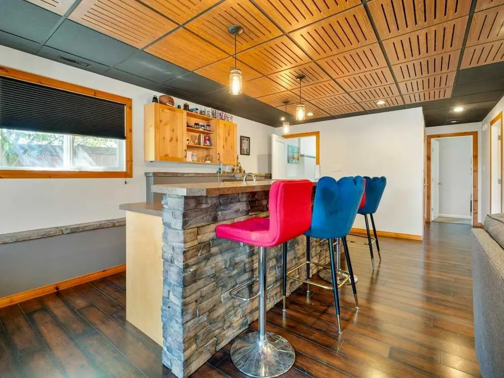 202 Mt Sundance Crescent W Lethbridge AB T1J 0T6