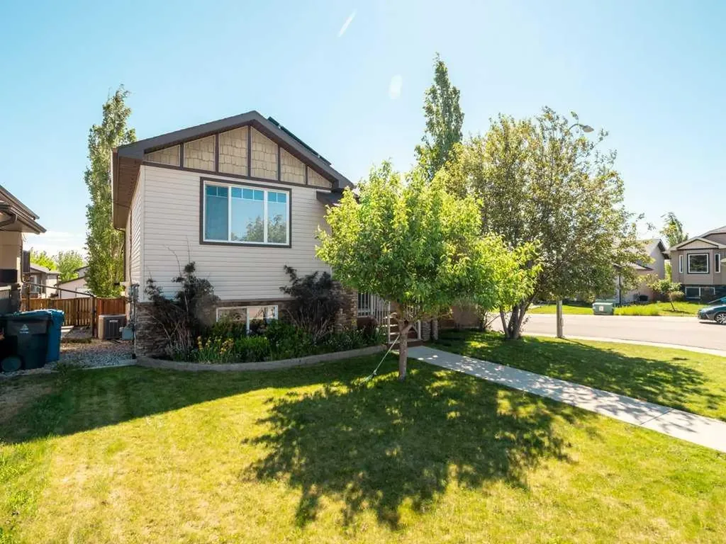 202 Mt Sundance Crescent W Lethbridge AB T1J 0T6