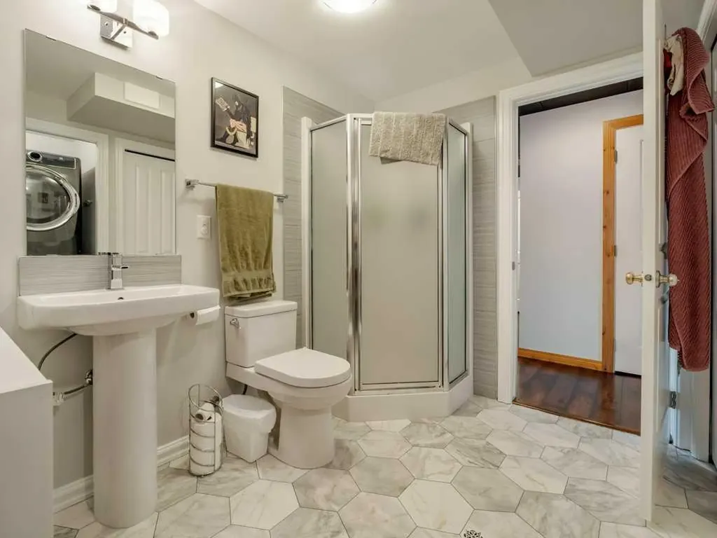 202 Mt Sundance Crescent W Lethbridge AB T1J 0T6