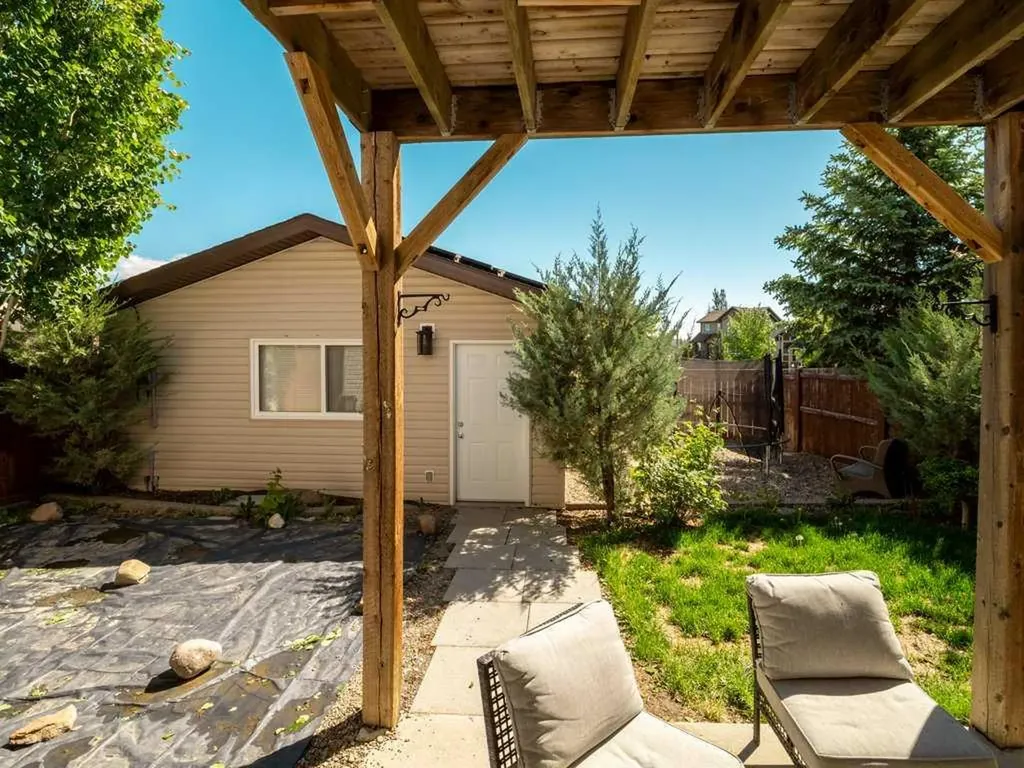 202 Mt Sundance Crescent W Lethbridge AB T1J 0T6