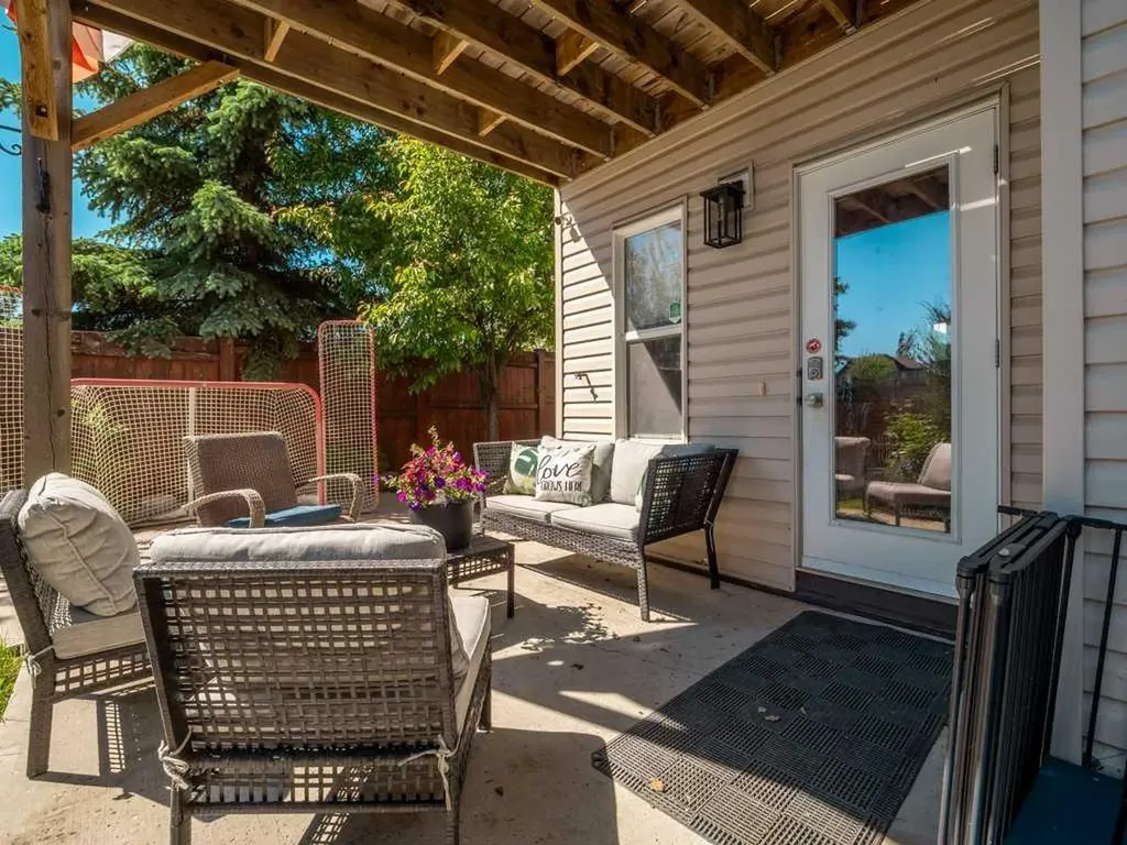 202 Mt Sundance Crescent W Lethbridge AB T1J 0T6