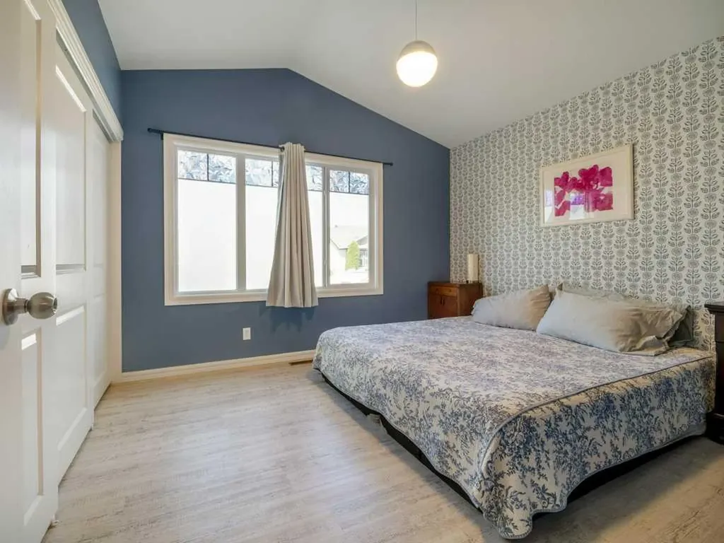202 Mt Sundance Crescent W Lethbridge AB T1J 0T6