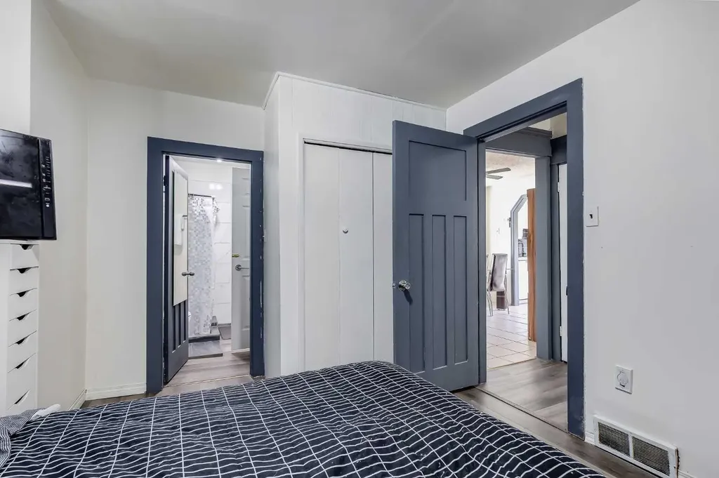 2906 17 Street SW Calgary AB T2T 4N5