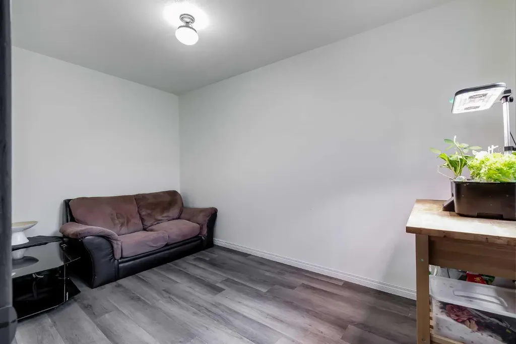 2906 17 Street SW Calgary AB T2T 4N5