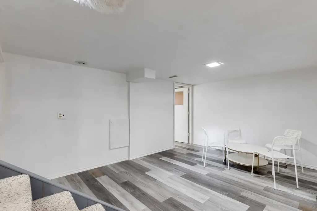2906 17 Street SW Calgary AB T2T 4N5