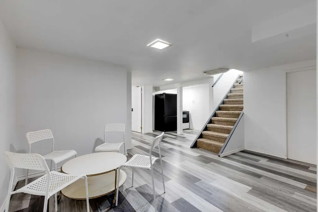 2906 17 Street SW Calgary AB T2T 4N5