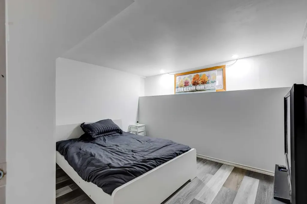 2906 17 Street SW Calgary AB T2T 4N5