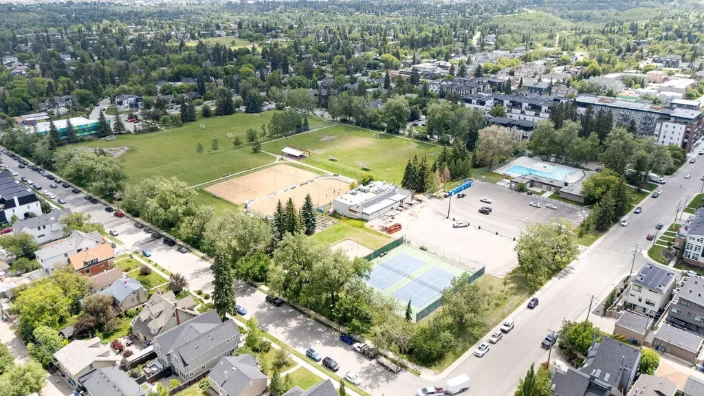 2906 17 Street SW Calgary AB T2T 4N5