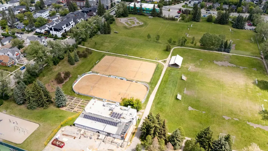2906 17 Street SW Calgary AB T2T 4N5