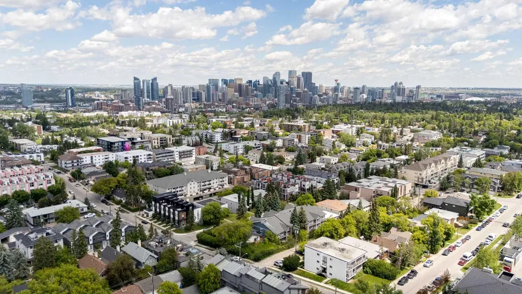 2906 17 Street SW Calgary AB T2T 4N5