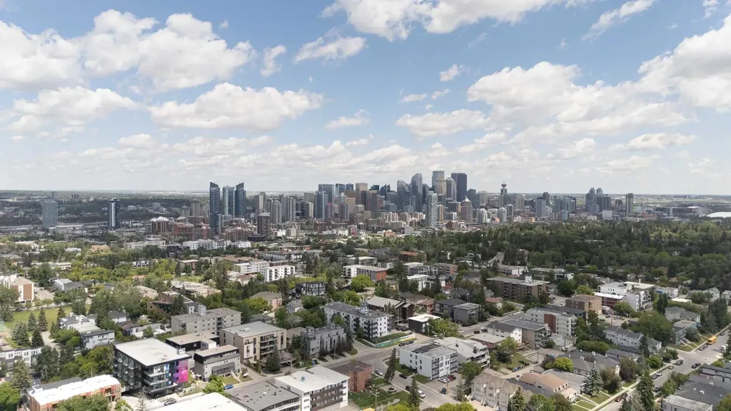 2906 17 Street SW Calgary AB T2T 4N5